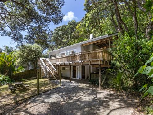 43 Garden Road, Piha