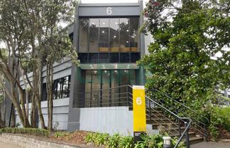 CBRE - Bright 207sqm Office in Central Park