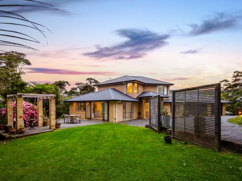 129 Stoney Creek Drive, Waitakere