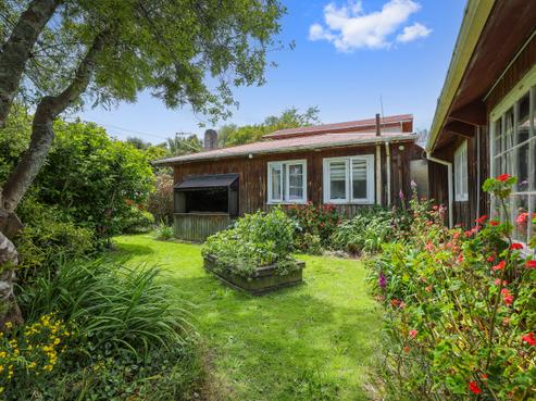 61 Robinson Avenue, Holdens Bay