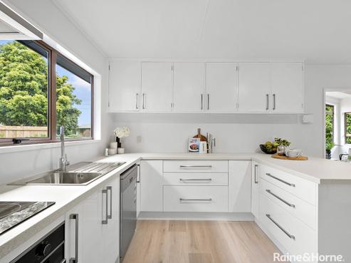 8 Papawai Road, Greytown