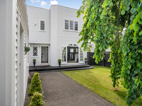 7 Military Road, Boulcott