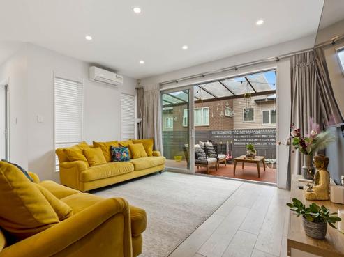 14 Sunshine Boulevard, Sunnyvale