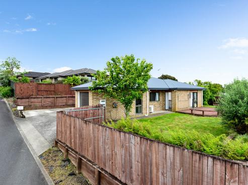87 Dixon Road, Glenview