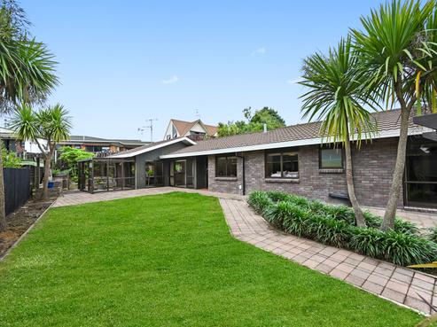 804 River Road, Chartwell