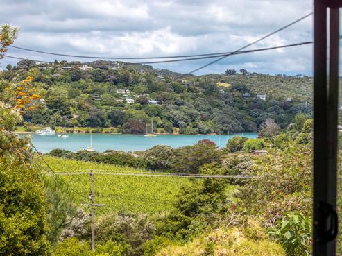 145 Wilma Road, Surfdale