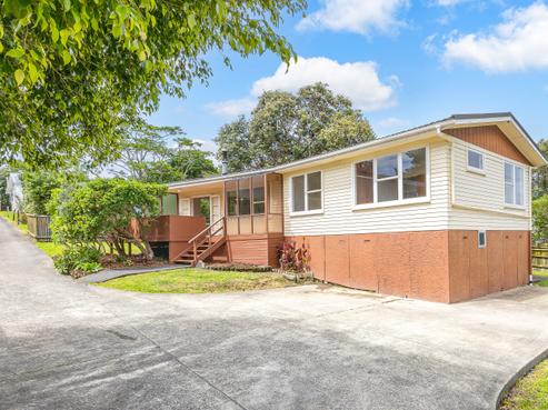 17 Brian Crescent, Stanmore Bay