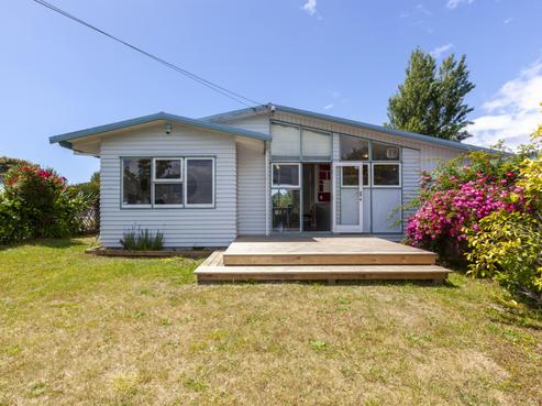 18 Tui Road, Raumati Beach