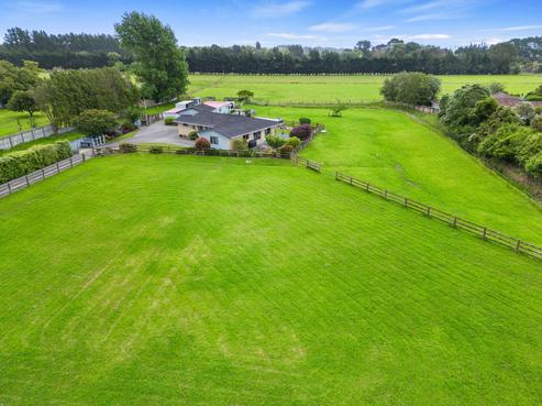 921 State Highway 1, Te Horo