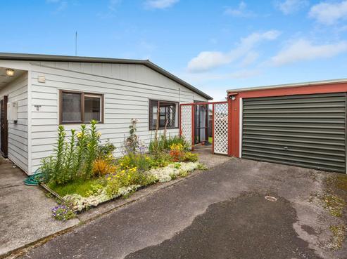 162 Tukapa Street, Westown