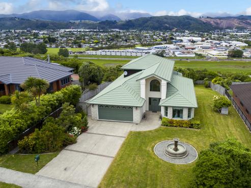 51 Riverstone Drive, Riverstone Terraces