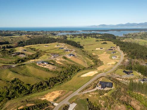 280 Bronte Road West, Mahana