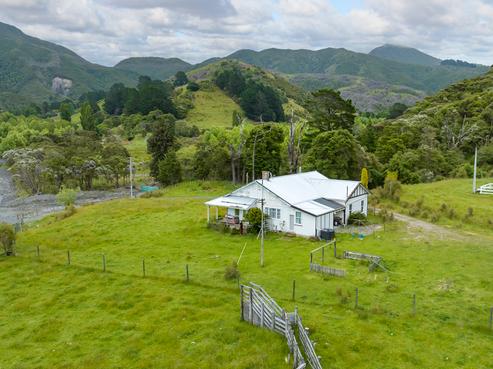 418 Kaiwaka Road, Cape Palliser