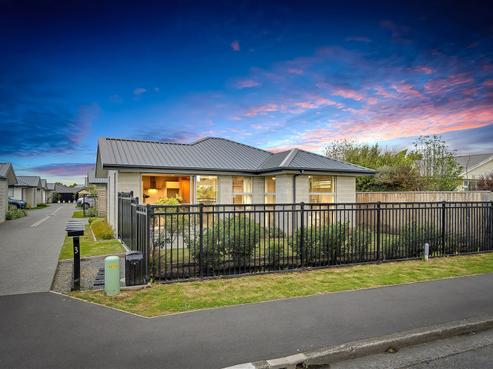 9/3 Nyoli Street, Northcote