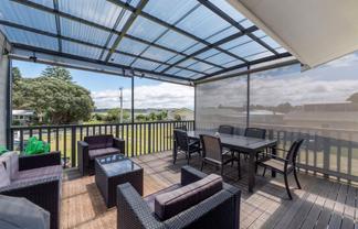 607 Pukehina Parade, Pukehina