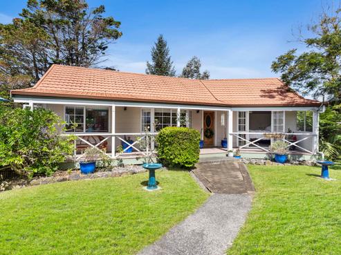 1 Kathy Terrace, Stanmore Bay