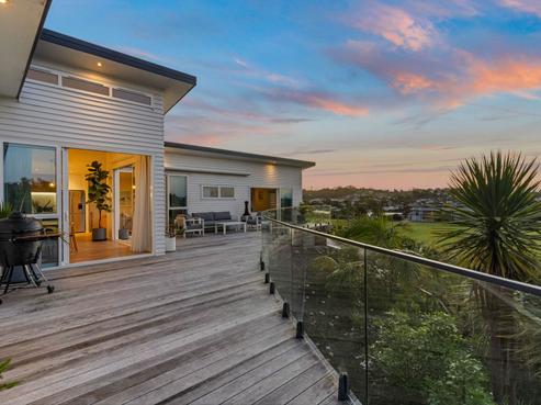 22 Waititiro Rise, Stanmore Bay