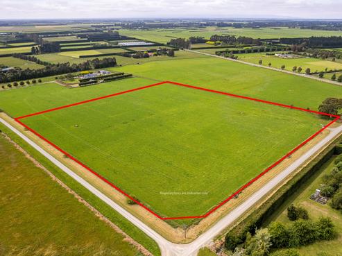 16 Howsons Road, Cust