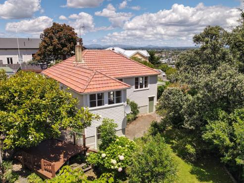 33 May Avenue, Napier Hill