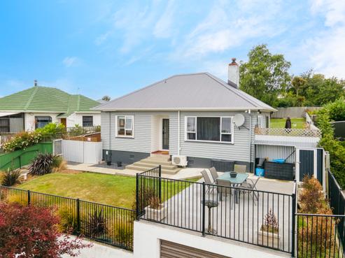 64 Luxmoore Road, Marchwiel