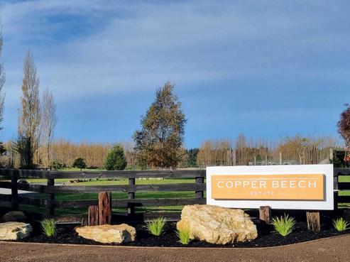 83 Petries Road, Woodend