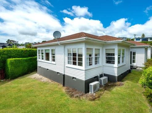 57 Saint Andrews Hill Road, Mount Pleasant