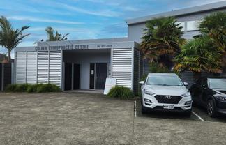 Modern premises with parking!