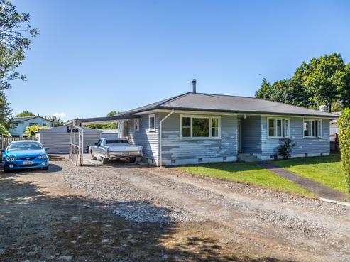 61 Lincoln Road, Carterton