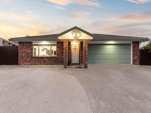 27 Bellville Drive, Clendon Park