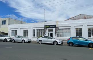 Training Facility/Warehousing 930m2 