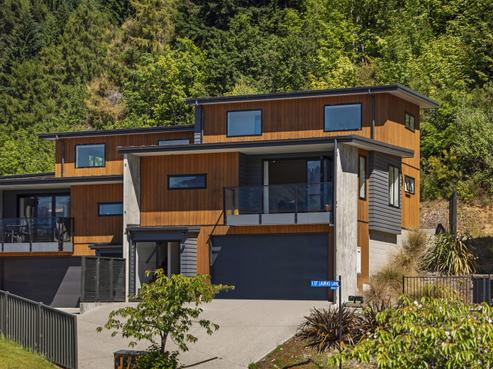 2 Saint Lauras Lane, Queenstown Central