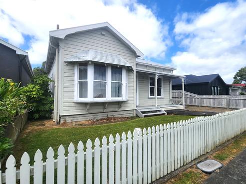 23 Hereford Street, West End