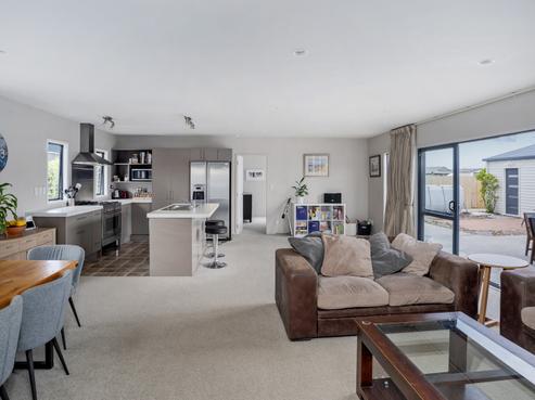 123 Kelly Jade Avenue, Matarangi