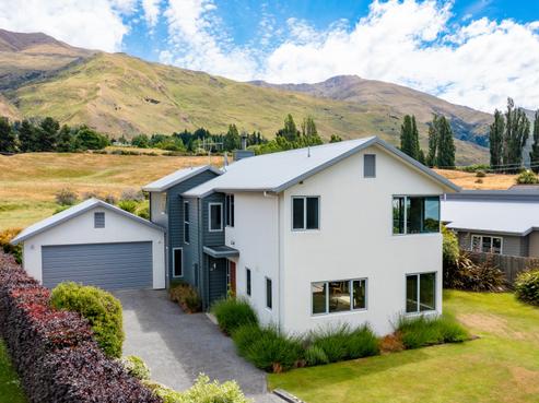 52 Kelliher Drive, Wanaka