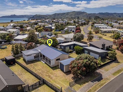 104 Sands Crescent, Matarangi