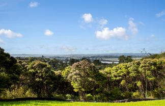 13 Trig Station Rise, Paremoremo