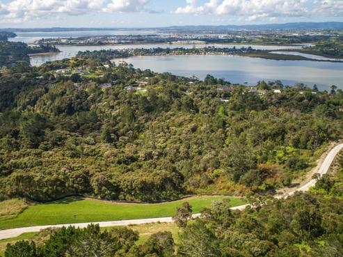15 Trig Station Rise, Paremoremo