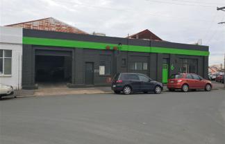 Large scale warehousing 1,320m2 