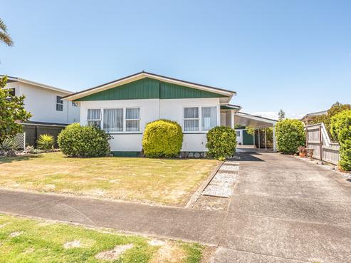 12 Lindsey Crescent, Springvale