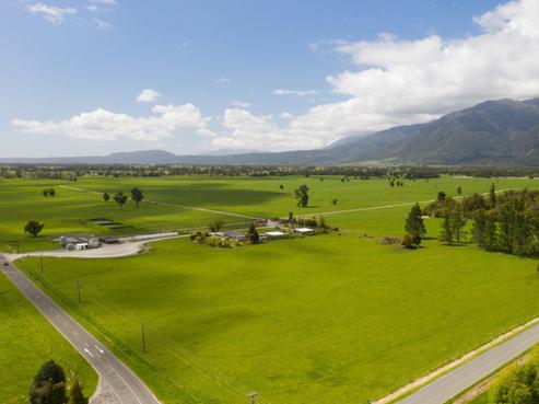 137 Franz Josef Highway, Whataroa