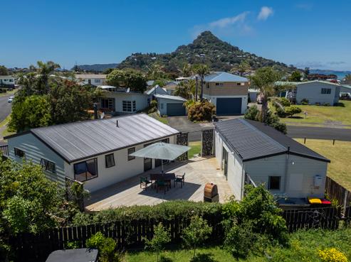 1 Norfolk Place, Tairua