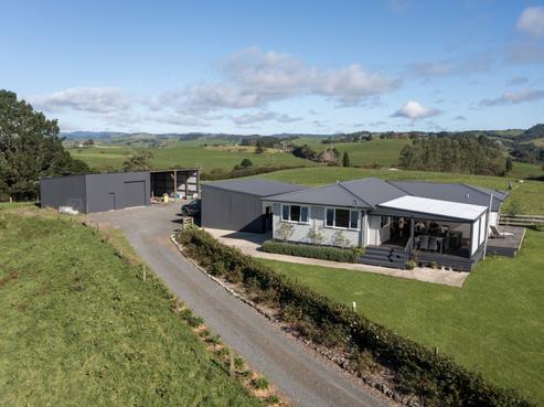 300 Ngutunui Road, Pirongia