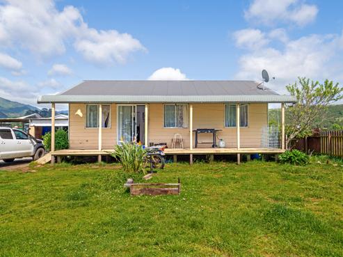 63 Wharf Road, Hicks Bay