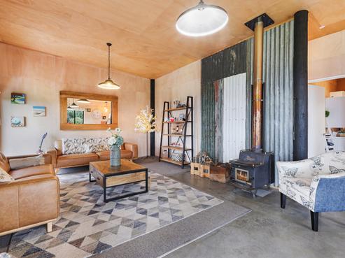 5643B West Coast Road, Springfield