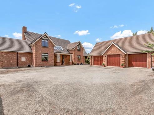 2 Conways Road, Cust