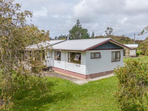 5898 State Highway 10, Awanui