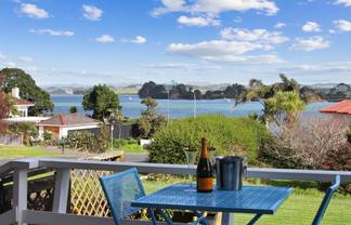 4 Channel View Road, Clarks Beach