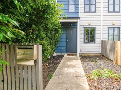 42 Bellbird Street, Papakura
