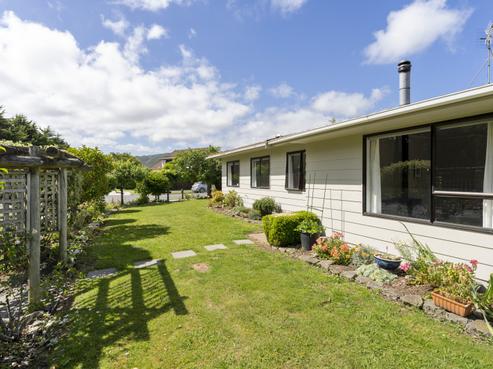 42 Walton Avenue, Waikanae