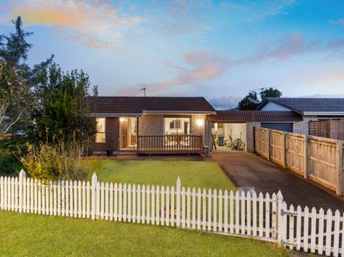 2/558 Swanson Road, Ranui